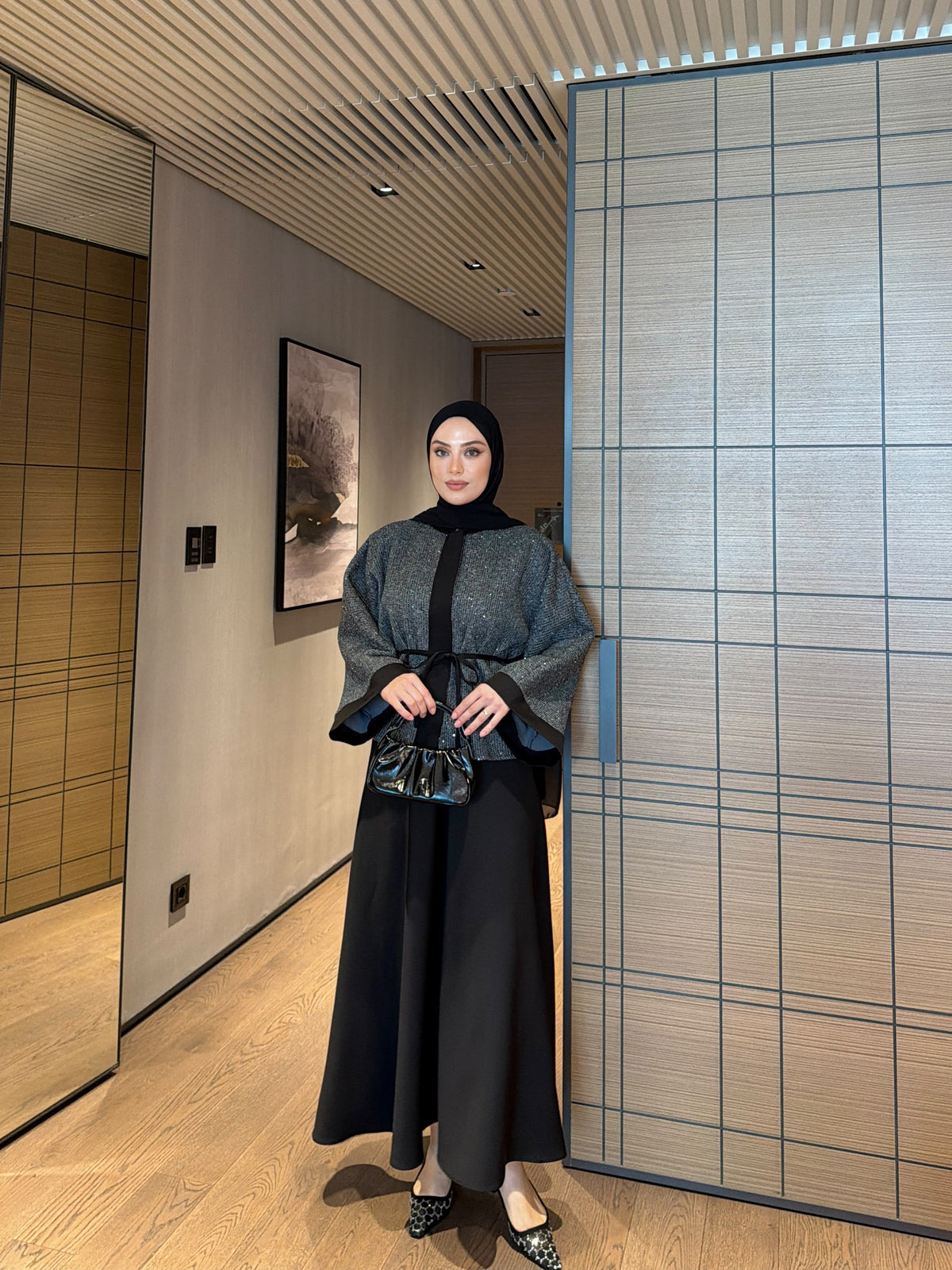 طقم فخم يمنحك اطلالة راقية K-6561