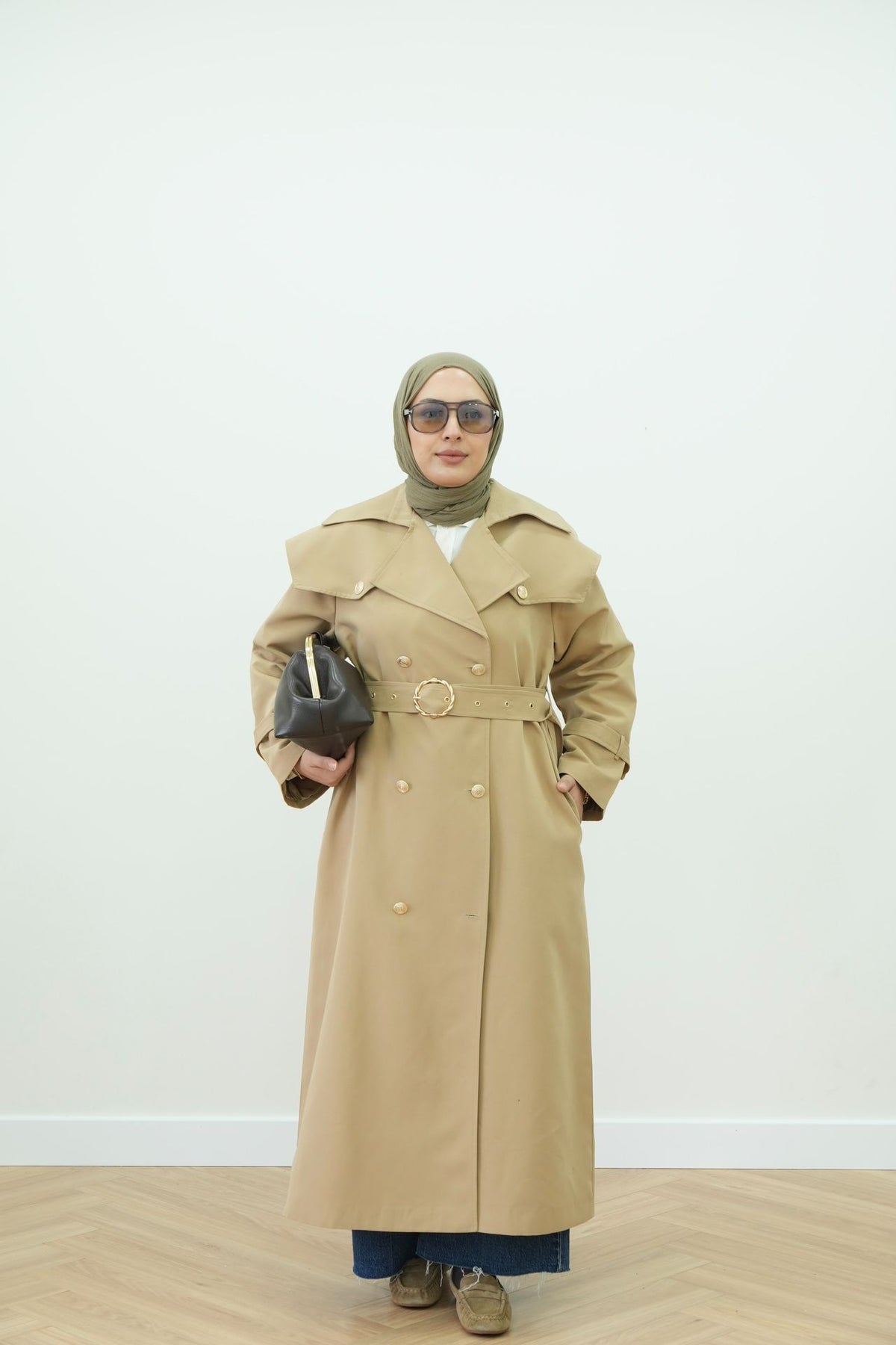 ترانشكوت أنيق ومميز T-8021
