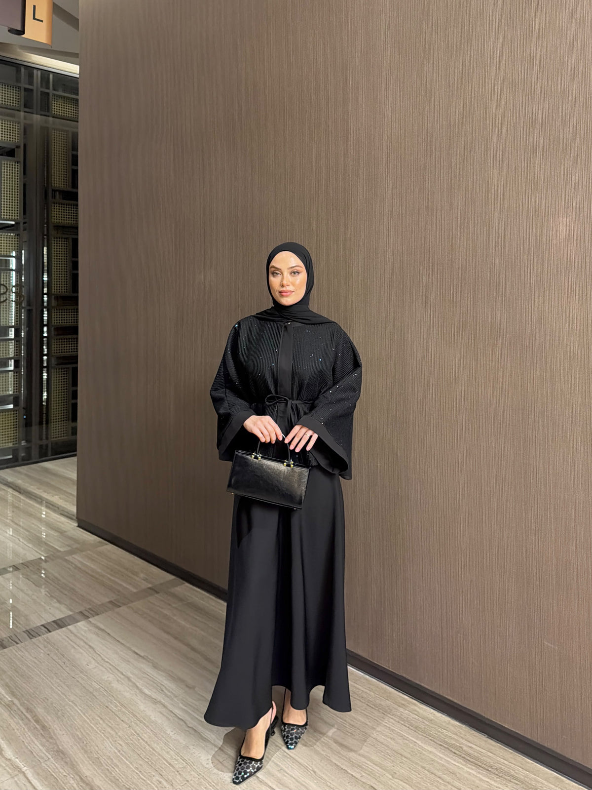 طقم فخم يمنحك اطلالة راقية K-6561