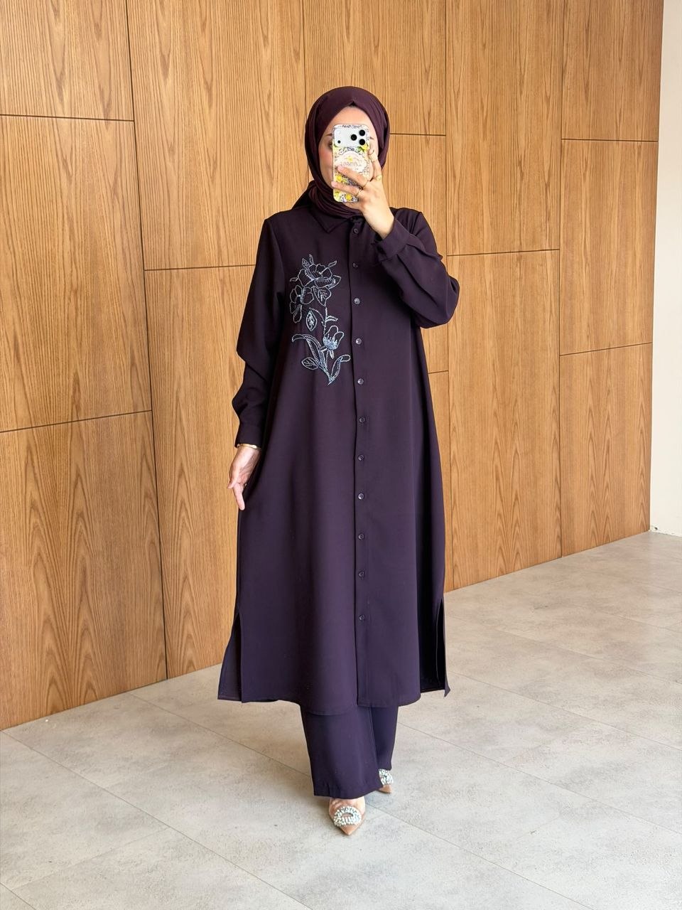 H-1865 الجمال والانوثة كلها