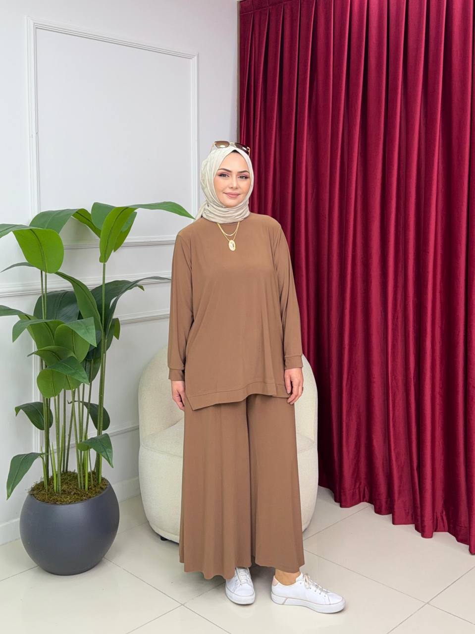 طقم مناسب للطلعات اليوميه L-4206