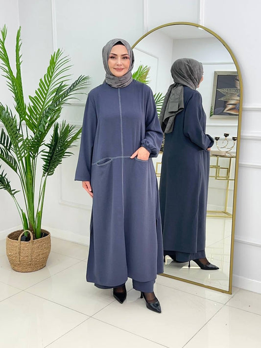 خلي إطلالتك مميزة طقم (جبة و بنطلون) بتصميم يجمع البساطة والرقي L-1427