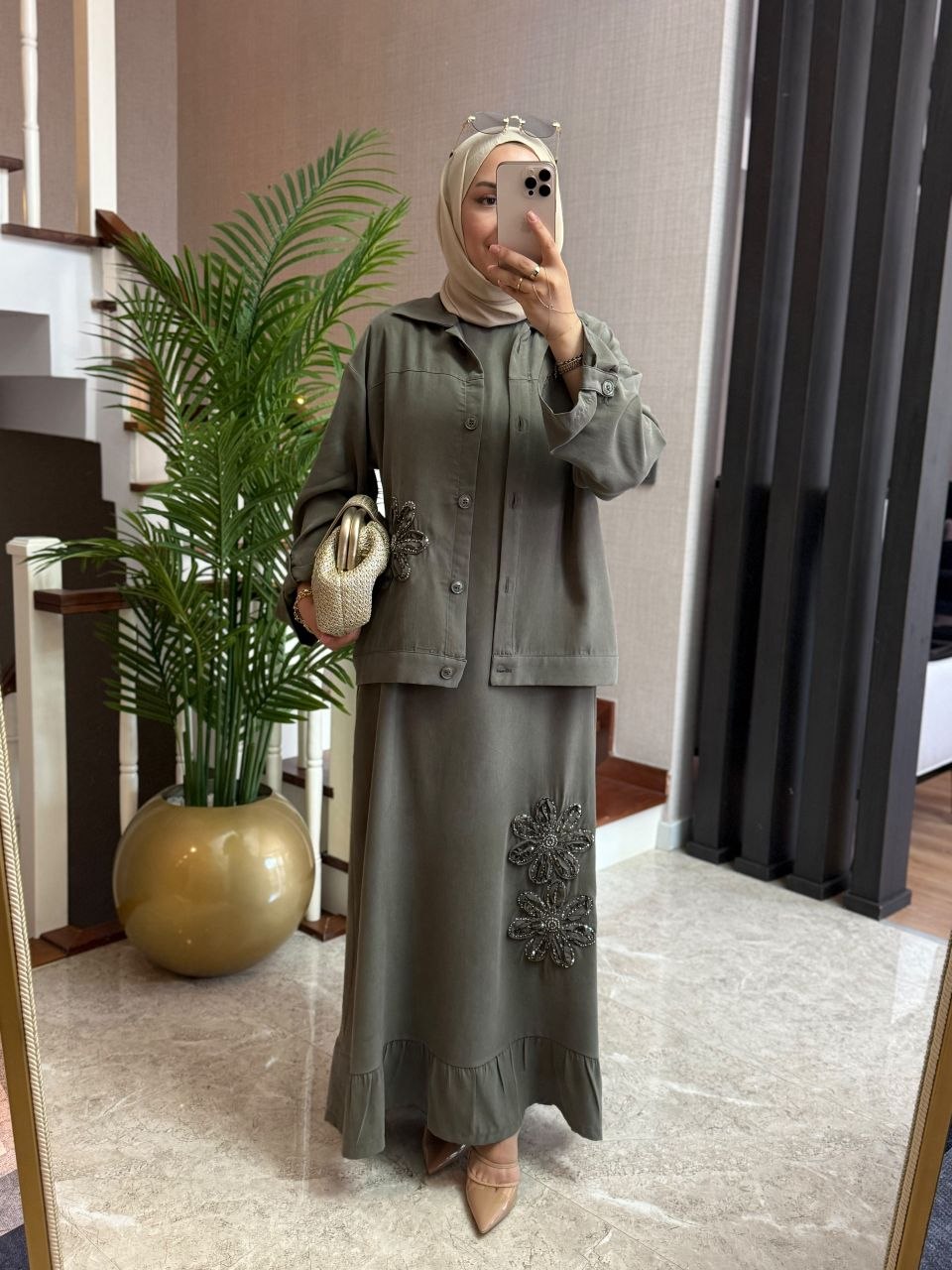 الأناقة والنزاكة كلها بهذة القطعة T-7040