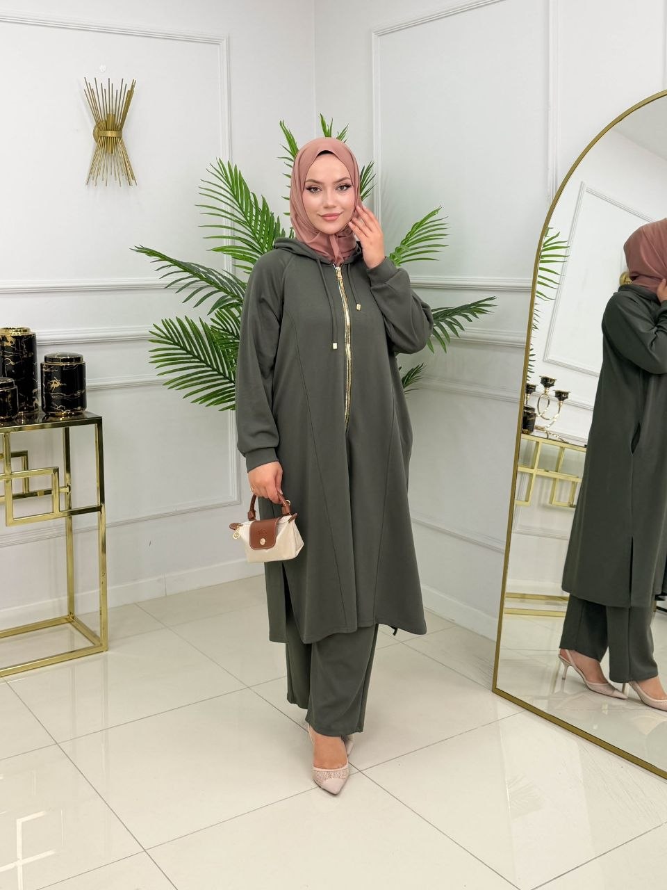 L-0653 طقم مميز محتشم