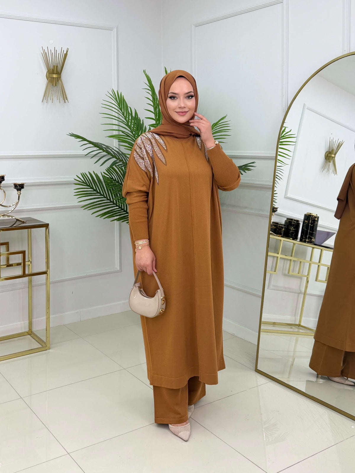 طقم مميز لأطلالة أنيقة ومريحة L-7063