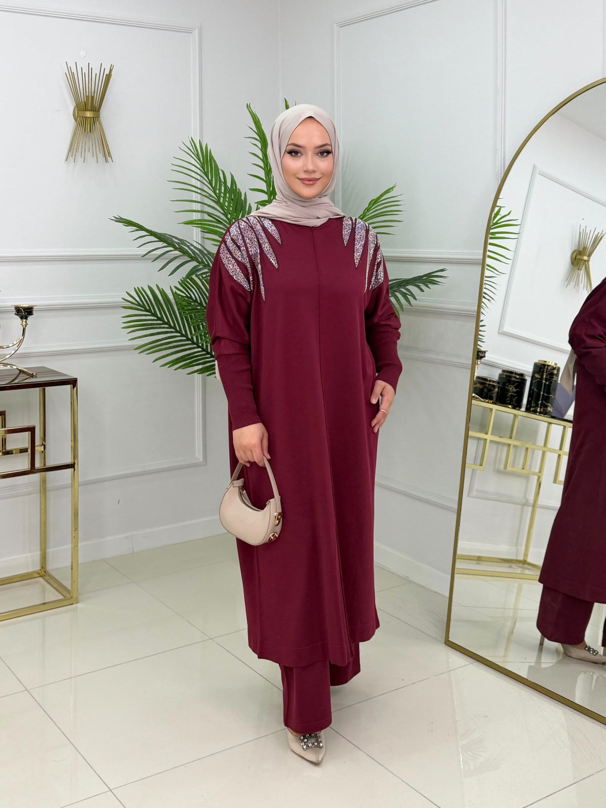 طقم مميز لأطلالة أنيقة ومريحة L-7063