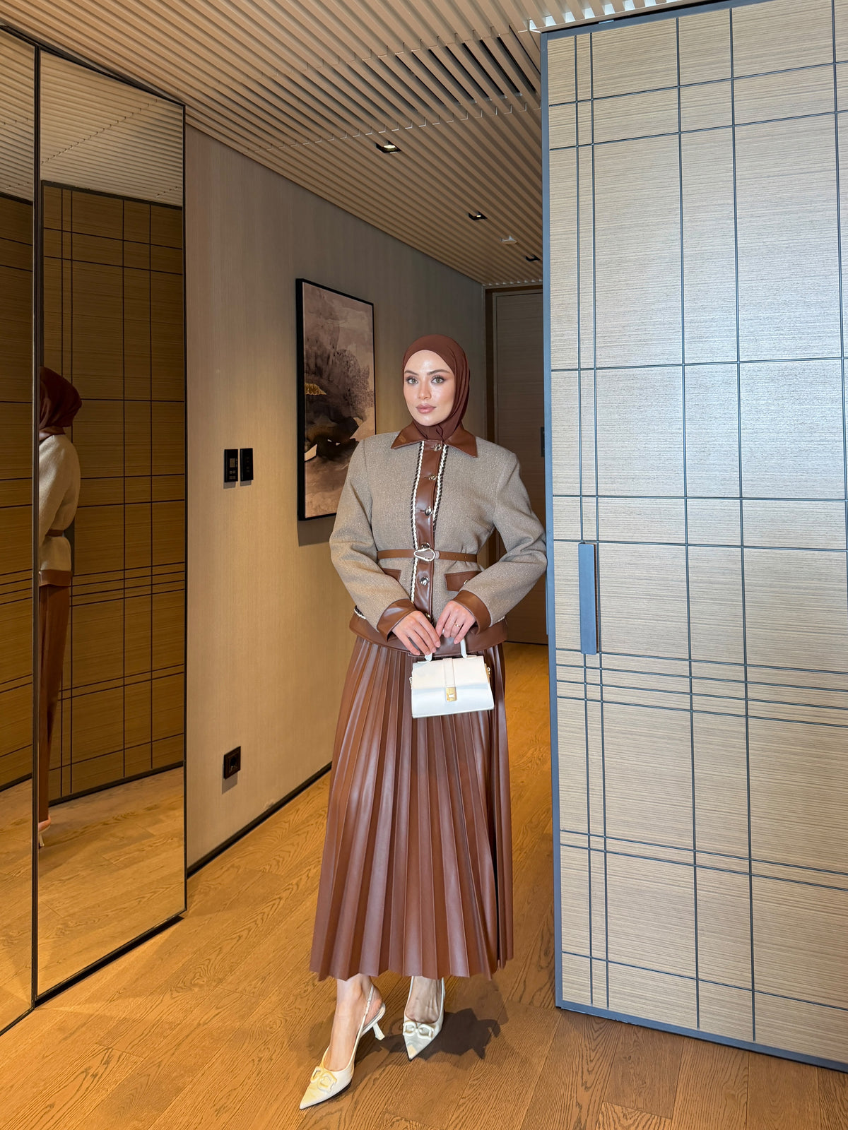 طقم أنيق لإطلالة أنثوية راقية K-6654