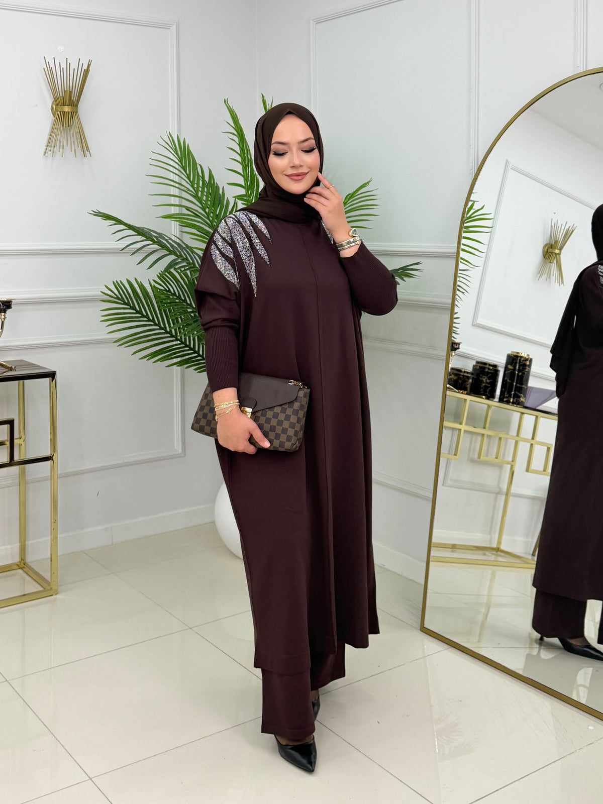 طقم مميز لأطلالة أنيقة ومريحة L-7063