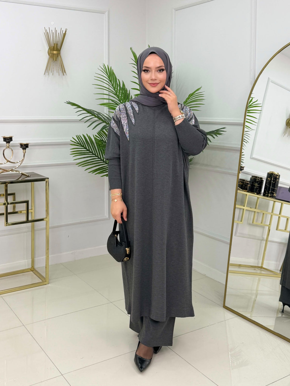 طقم مميز لأطلالة أنيقة ومريحة L-7063